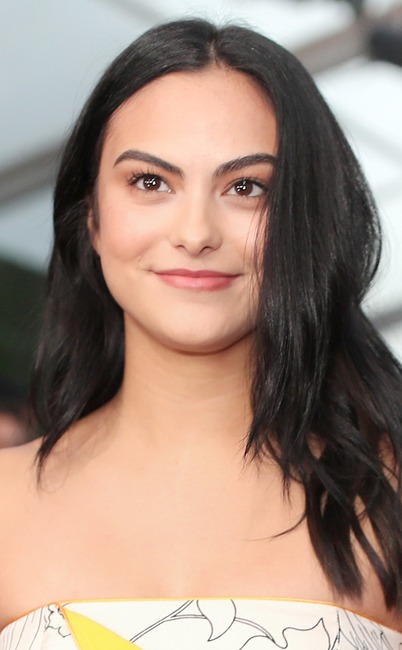 ESC: Camila Mendes, 2018 E! People's Choice Awards Beauty